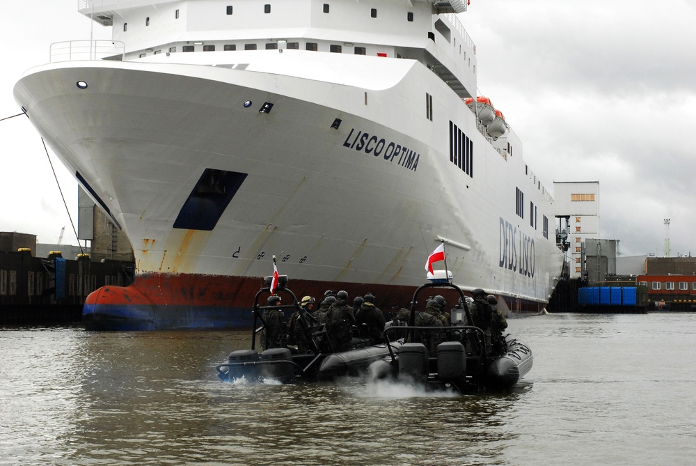 Lithuanian, Polish, and U.S. Special Operation Forces utilize Rigid-hulled Inflatable Boats to conduct Visit, Board, Search, and Seizure training