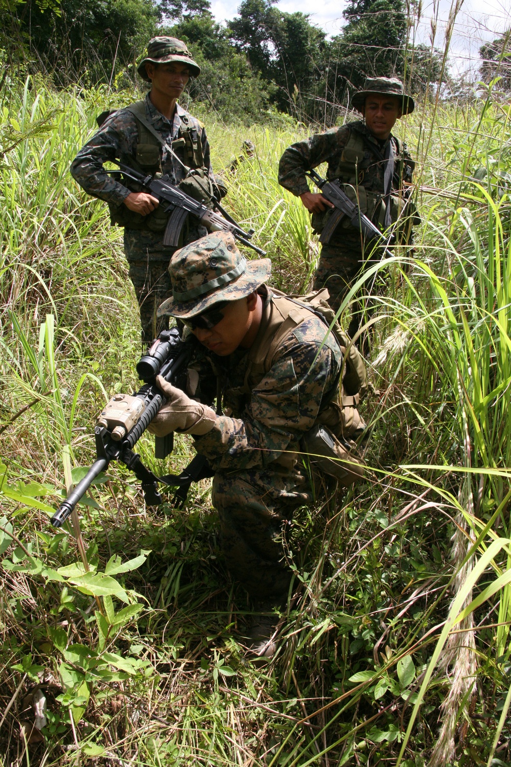 Marines Sweat It Out With Guatemalan Kaibiles