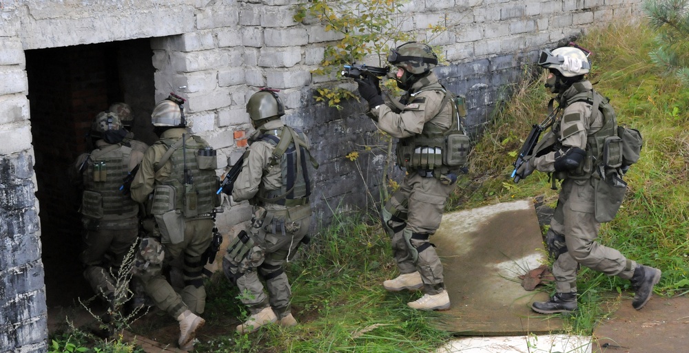 Polish Special Operations Forces Conduct Close Quarters Combat Training