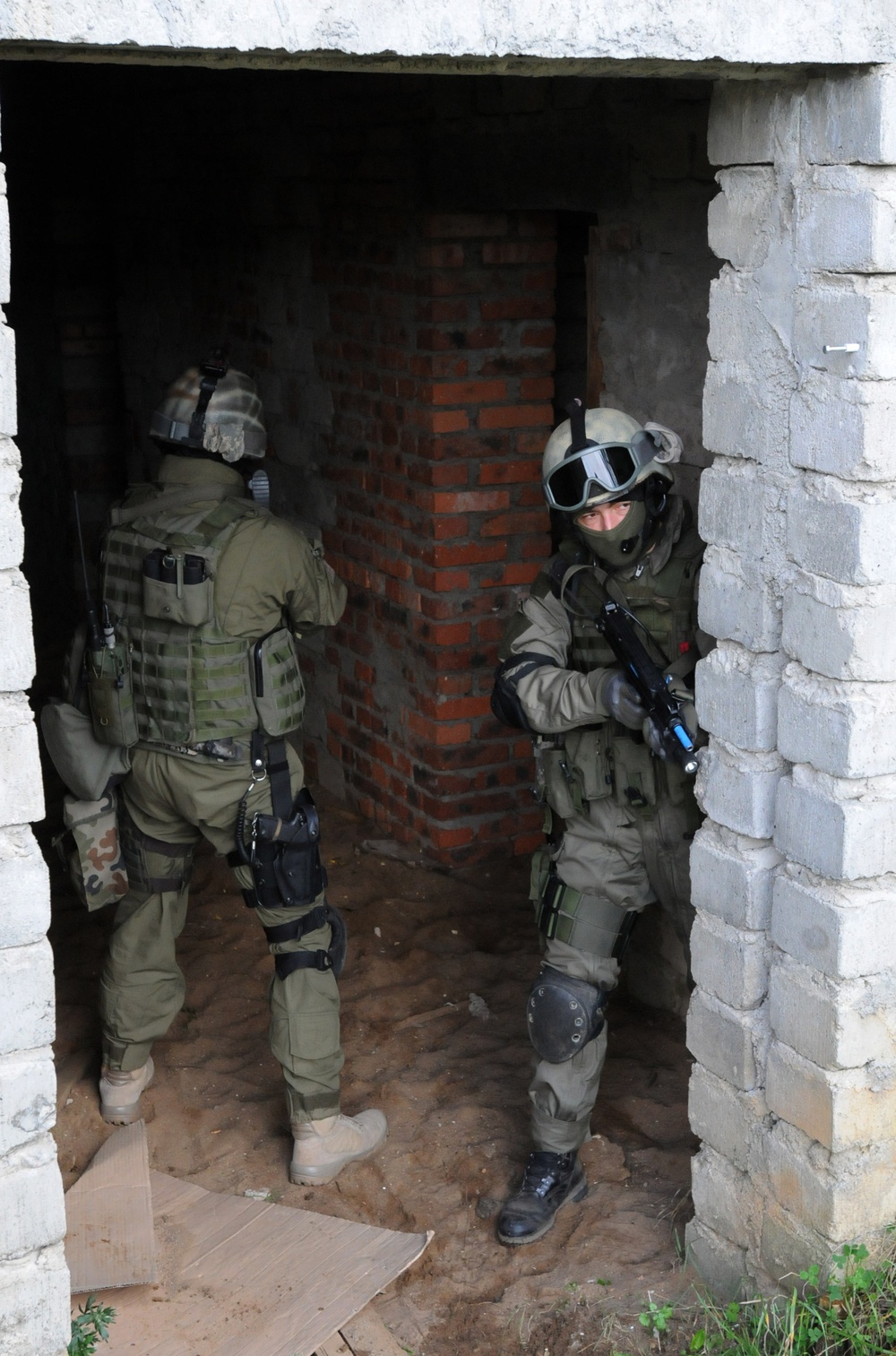 Polish Special Operations Forces Conduct Close Quarters Combat Training