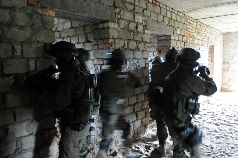 Polish Special Operations Forces Conduct Close Quarters Combat Training