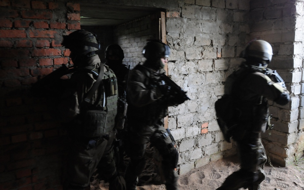 Polish Special Operations Forces Conduct Close Quarters Combat Training