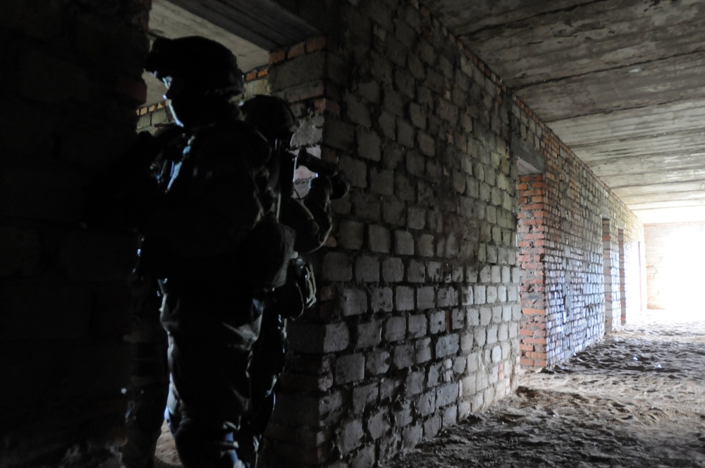 Polish Special Operations Forces Conduct Close Quarters Combat Training