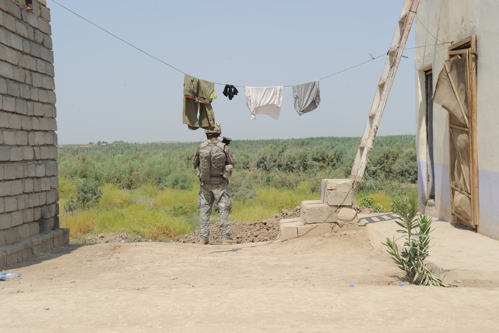 Iraqi Police/Iraqi Army joint checkpoints