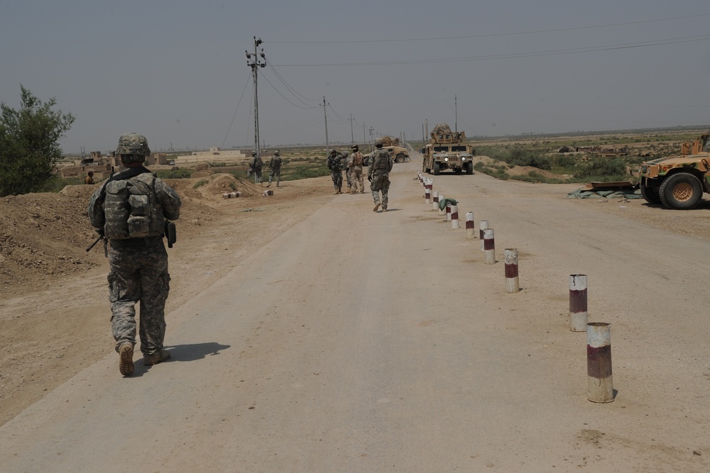 Iraqi Police/Iraqi Army joint checkpoints