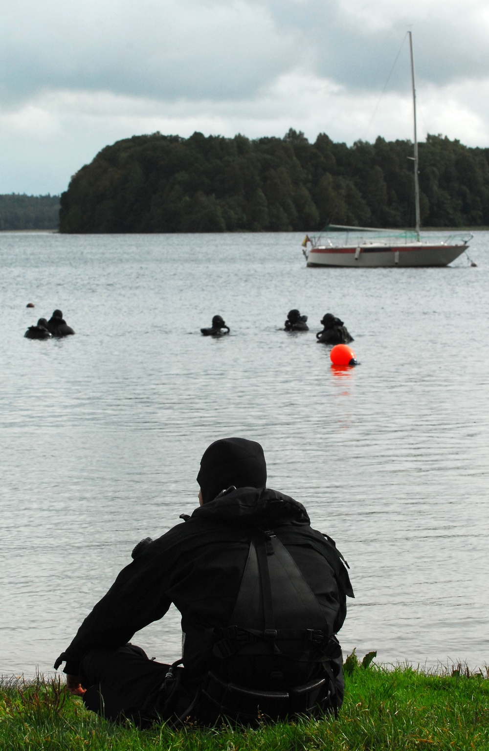 Lithuanian, Polish Naval Special Operation Forces Divers Perform Underwater Dive Training