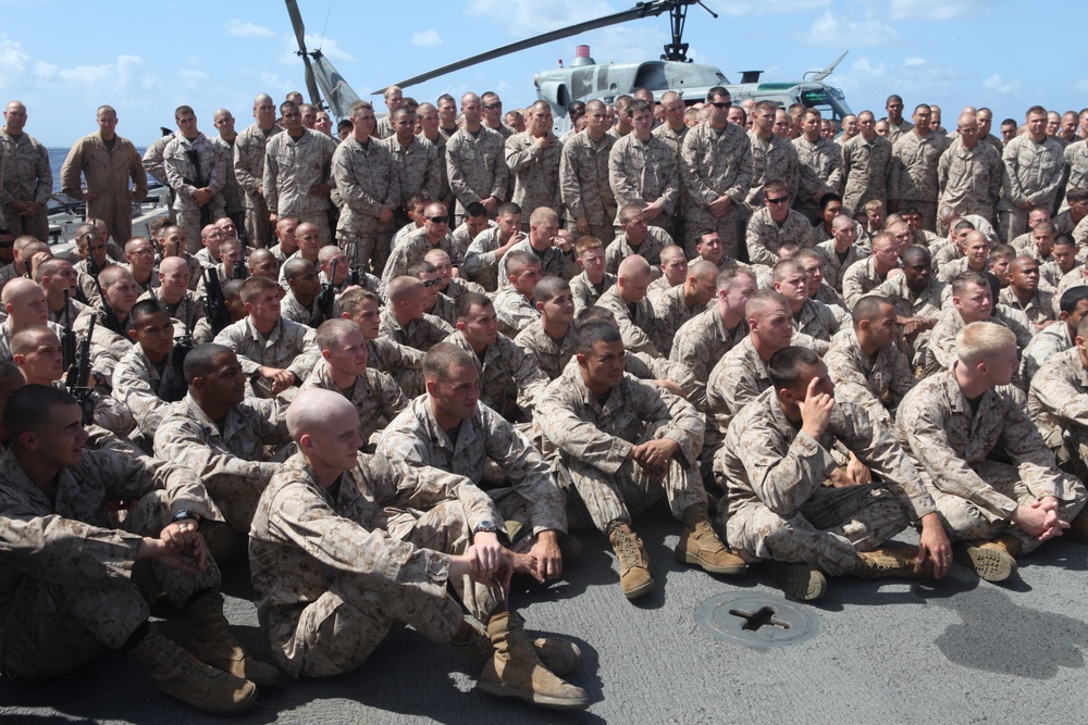 DVIDS - Images - MEU Co visits Marines aboard USS Carter Hall [Image 1 ...