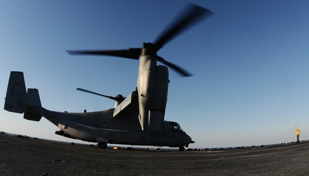 Osprey sits on USS Bataan