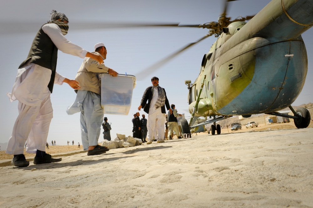 Afghan Air Force Mi-17 Helicopters Pick Up Election Ballots