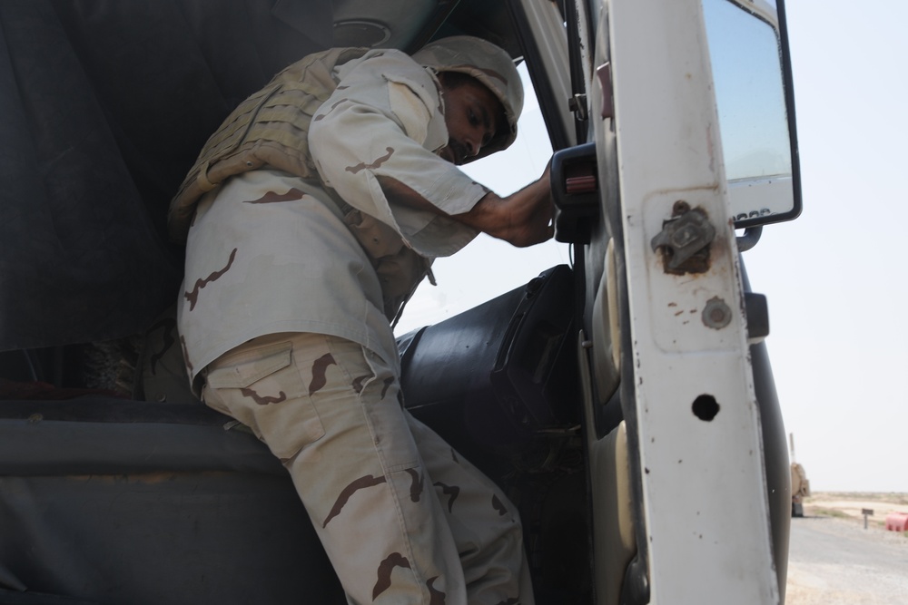 Iraqi Police/Iraqi Army joint checkpoints