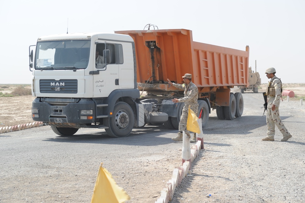 Iraqi Police/Iraqi Army joint checkpoints