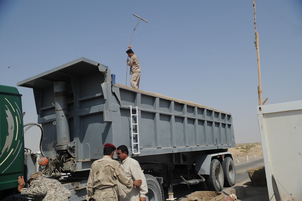 Iraqi Police/Iraqi Army joint checkpoints