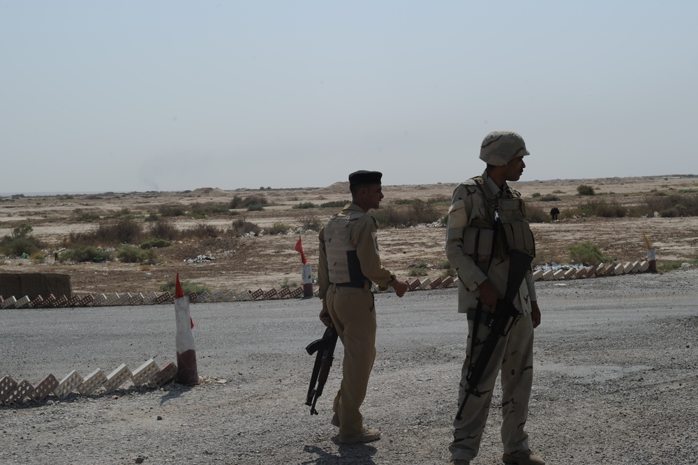 Iraqi Police/Iraqi Army joint checkpoints