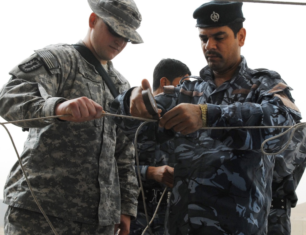 USD-C Soldiers teach Iraqi Police EOD fundamentals