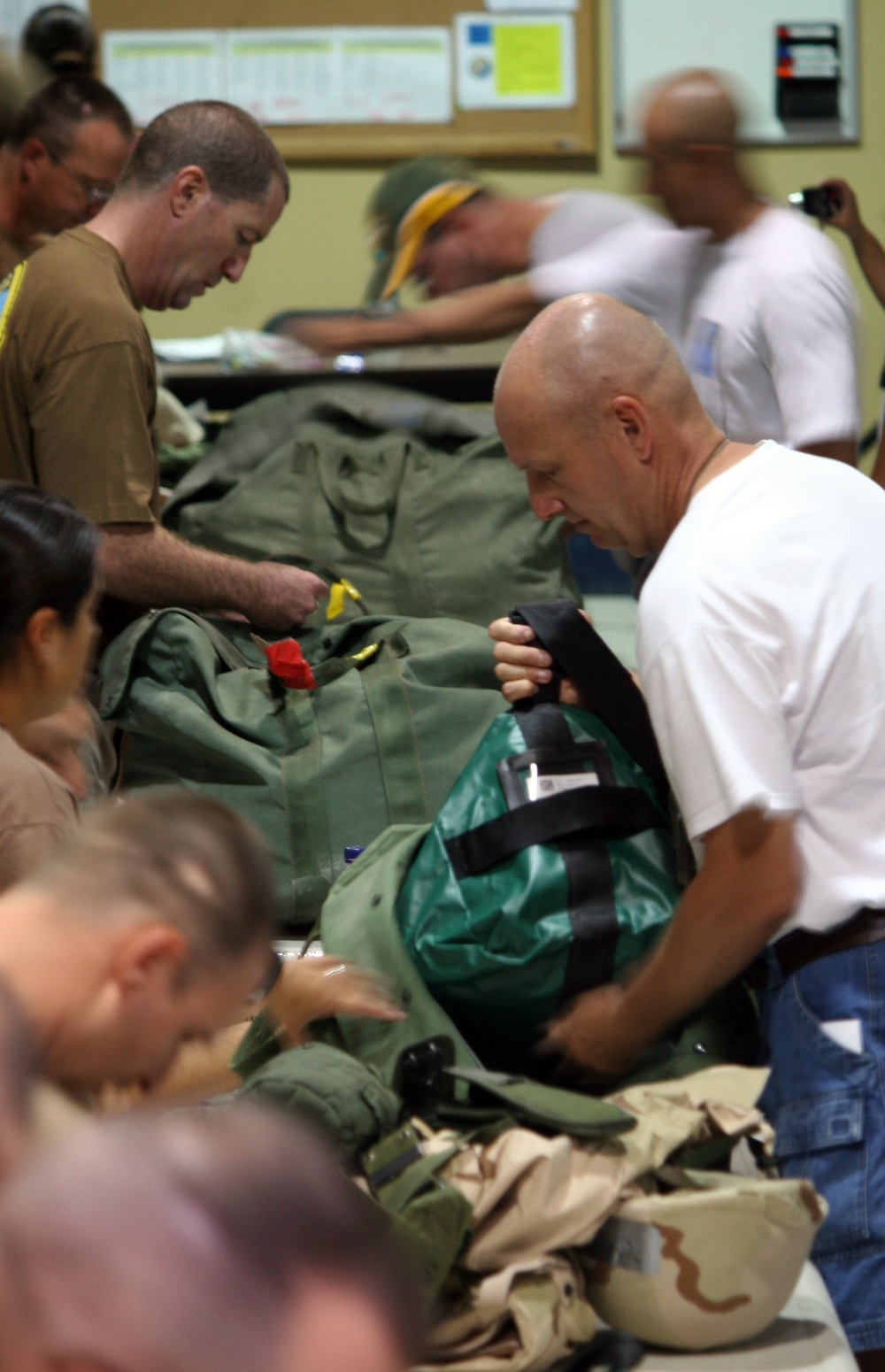 Camp Arifjan Navy Welcomes Sailors back to the Navy, Home