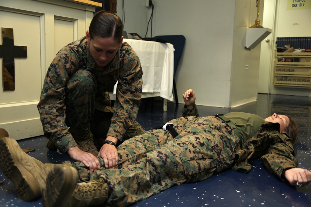 Corpsmen teach MACS-2 Marines, Sailors what it takes to save lives