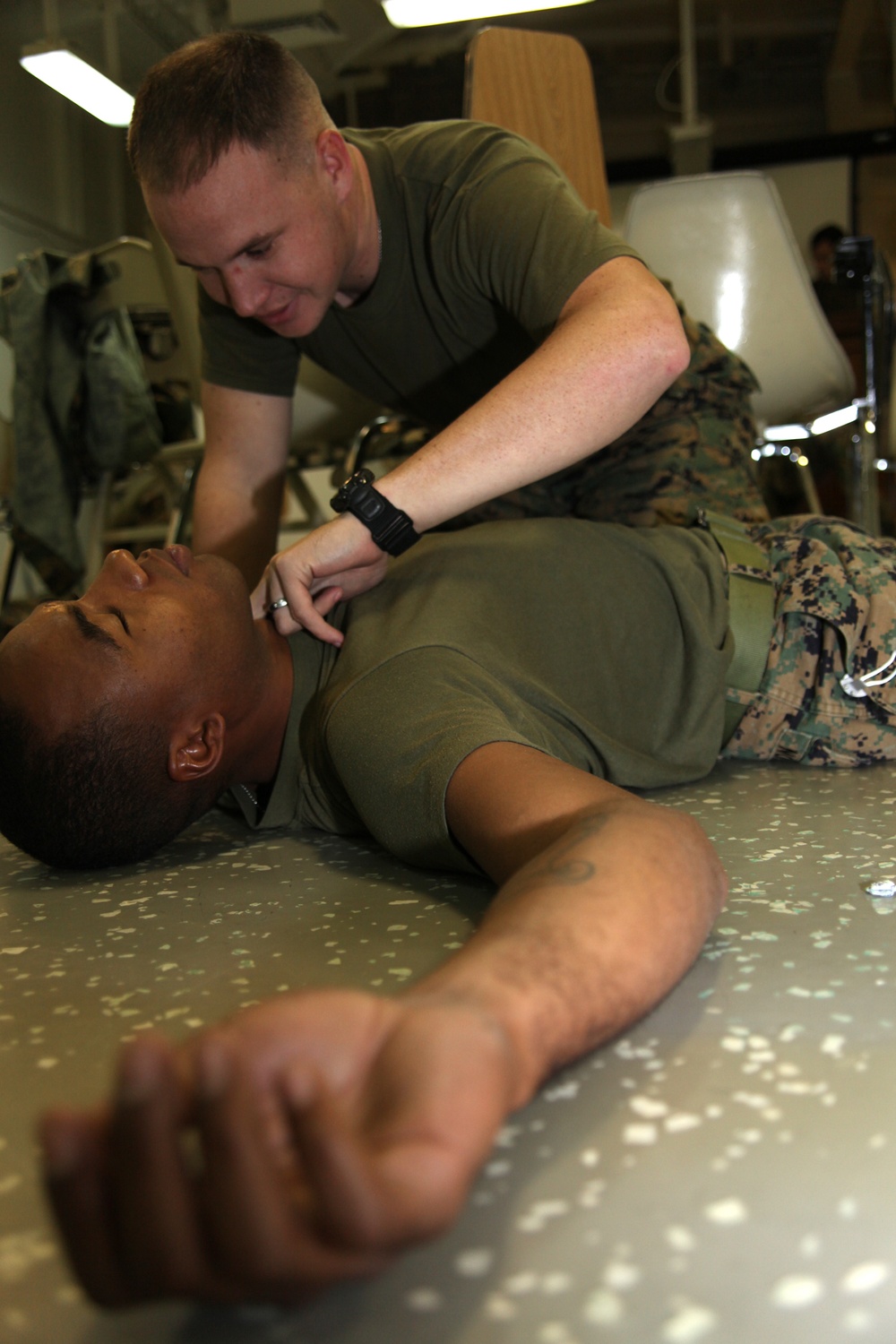 Corpsmen Teach MACS-2 Marines, Sailors What It Takes to Save Lives