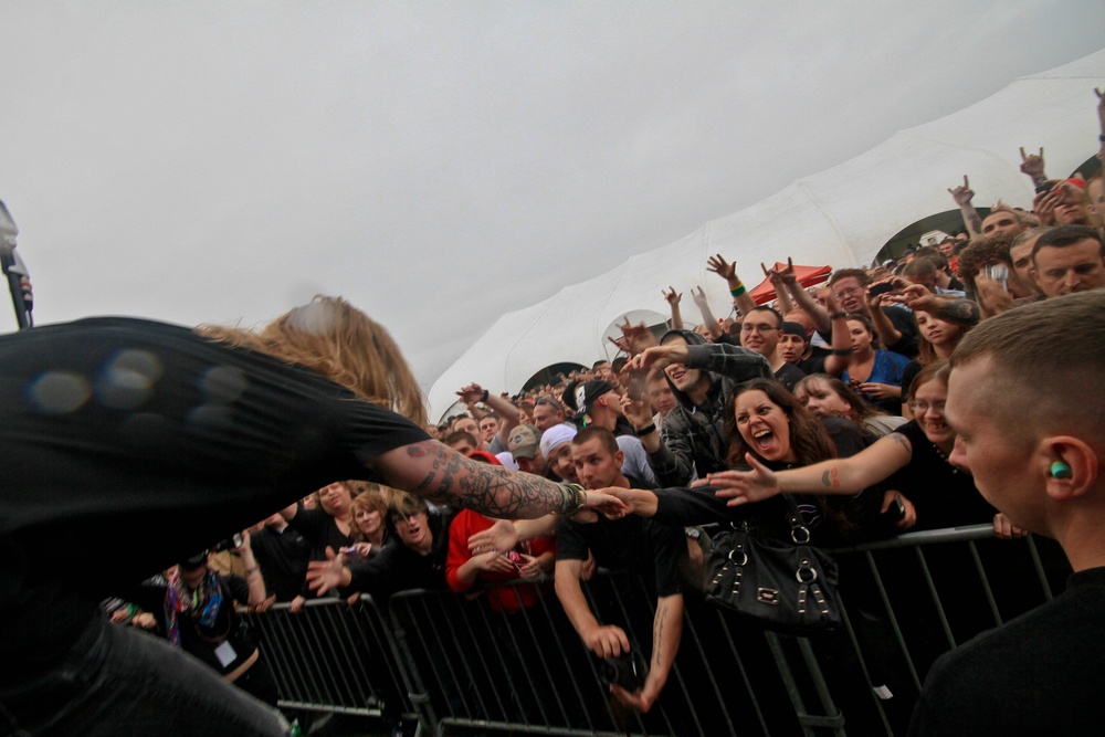 Drowning Pool rocks JBLM with free welcome home concert