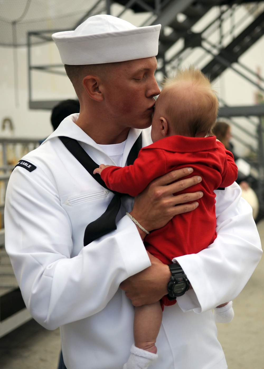 USNS Mercy Homecoming From Pacific Partnership 2010