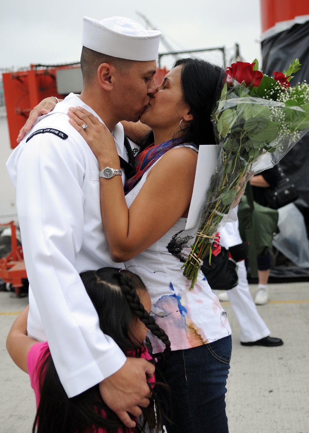 USNS Mercy Homecoming From Pacific Partnership 2010