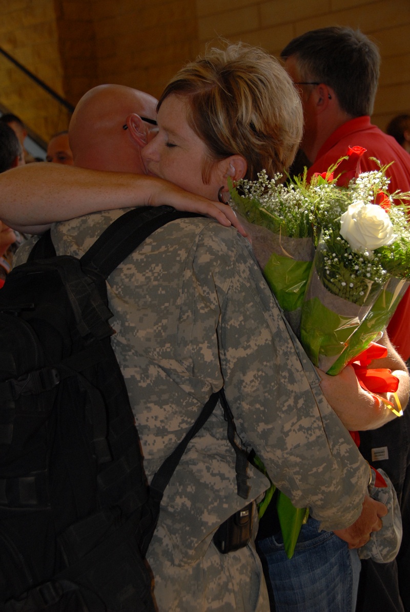 Guard aviation soldiers return to North Dakota after serving in Iraq