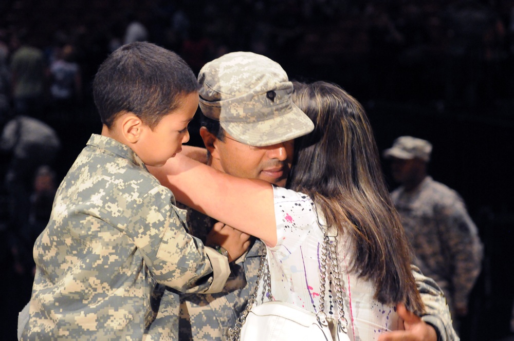 36th ID Deployment Ceremony Celebrates Soldiers, Peace