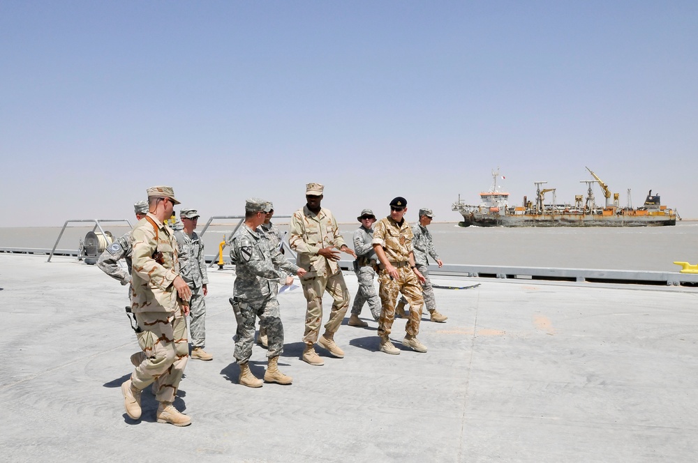 Development Commanding General Checks on Umm Qasr Construction Progress