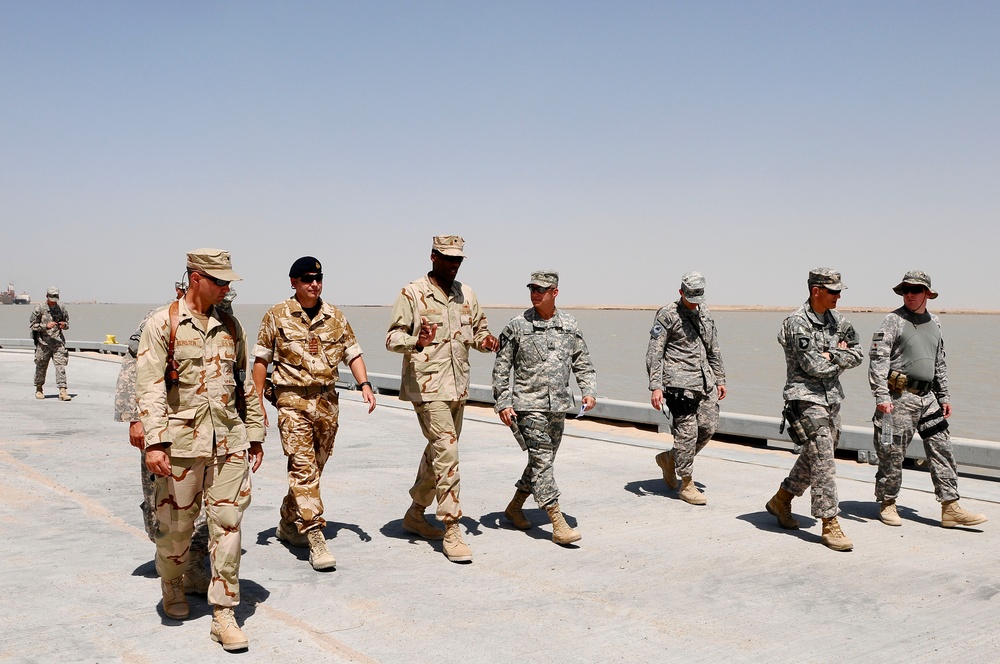 Development Commanding General Checks on Umm Qasr Construction Progress