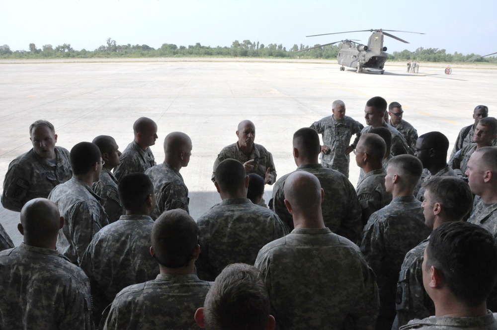 Admiral LeFever Visits Troops in Pakistan