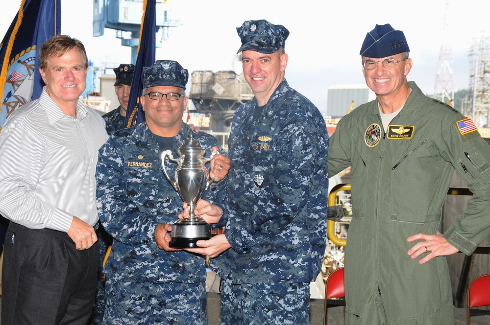 USS Kentucky wins Omaha Trophy