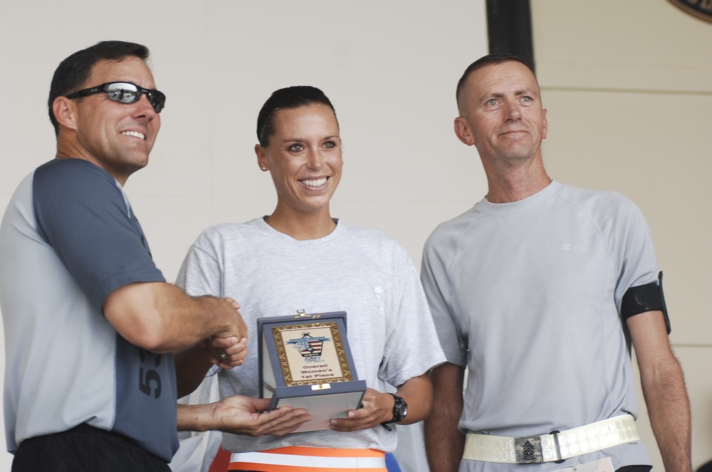 Deployed Runners Tackle Army Ten-Miler in Kuwait
