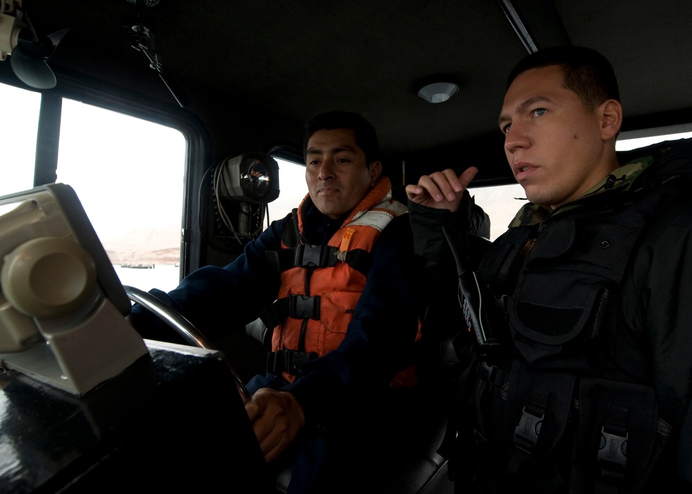 Peruvian Coast Guardsmen Learn Small Boat Patrol Operations