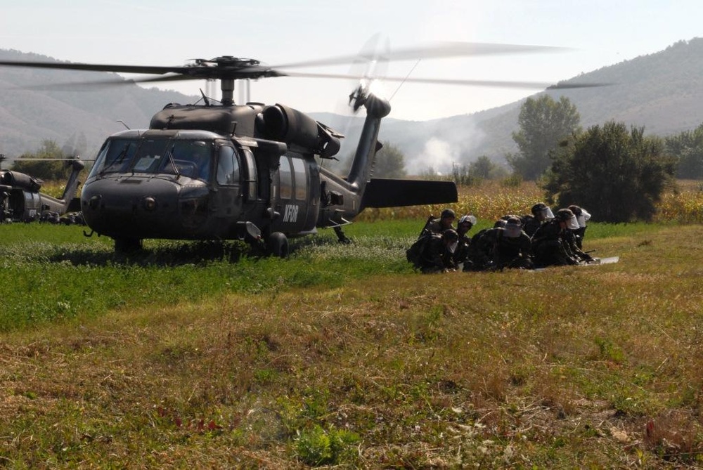 Armenians sharpen Quick Reaction Force skills