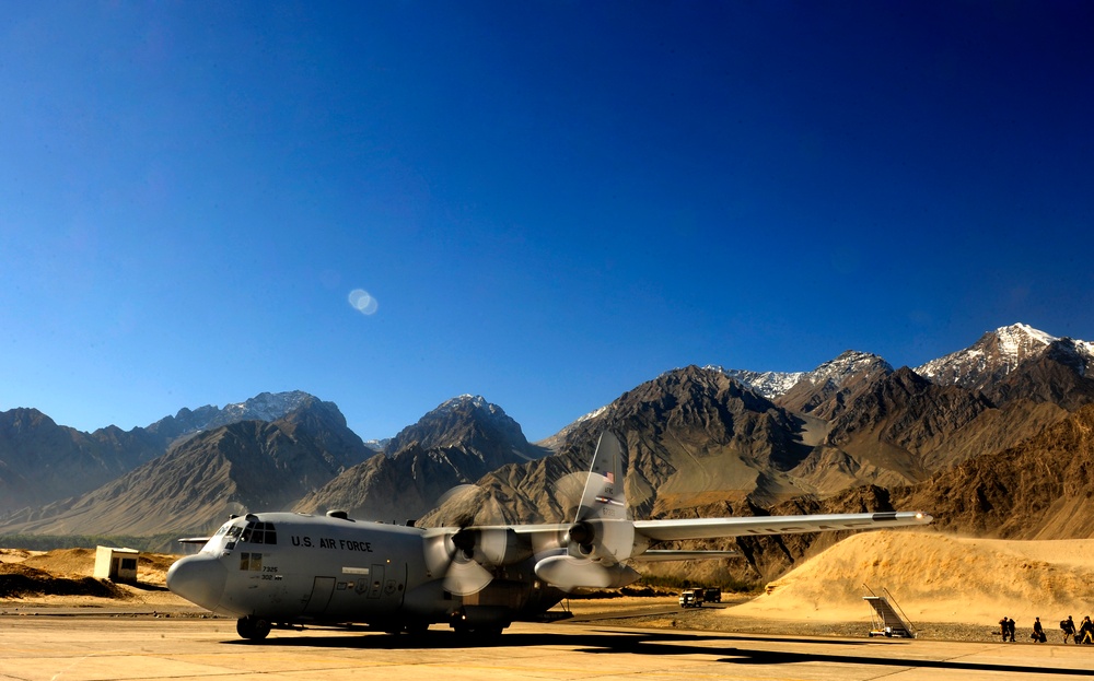 Focus of Flood Relief Shifts From Air to Ground