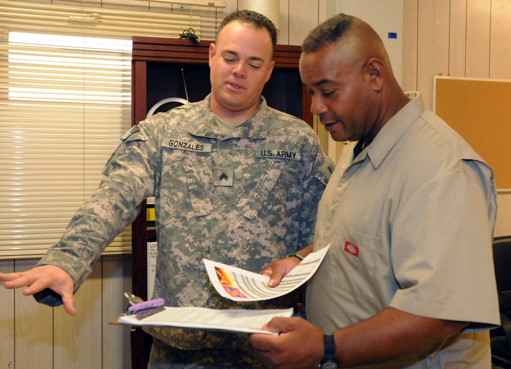 Team aids base closure in southern Iraq
