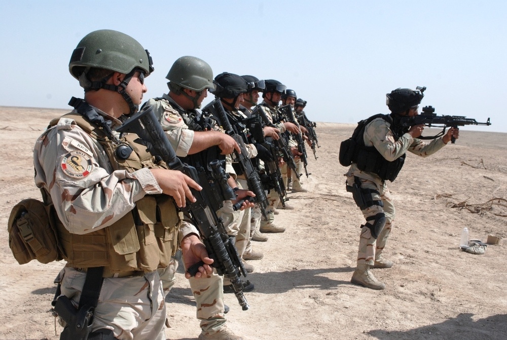 Basra SWAT trains in close quarters with US