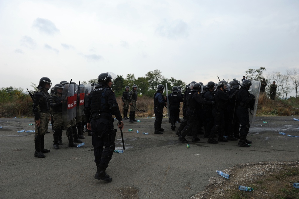 KFOR Hosts Joint Crowd and Riot Control Training With KP, EULEX