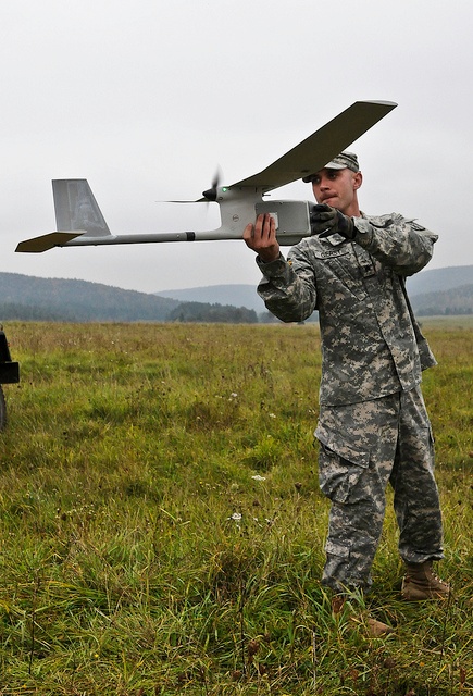 Soldiers train with UAV's