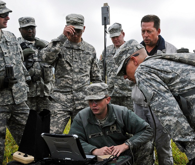 Soldiers train with UAV's