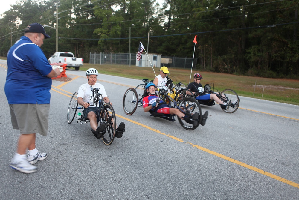 Handcyclists Make a Difference, Compete in Long-distance Races