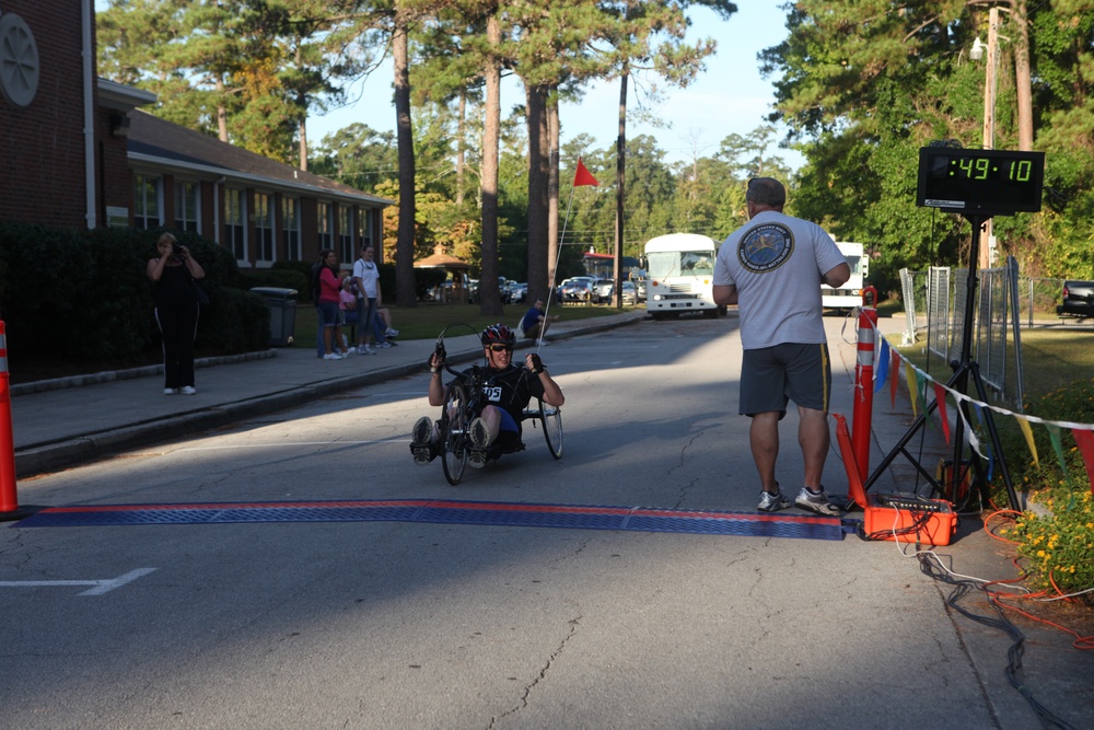 Handcyclists Make a Difference, Compete in Long-distance Races