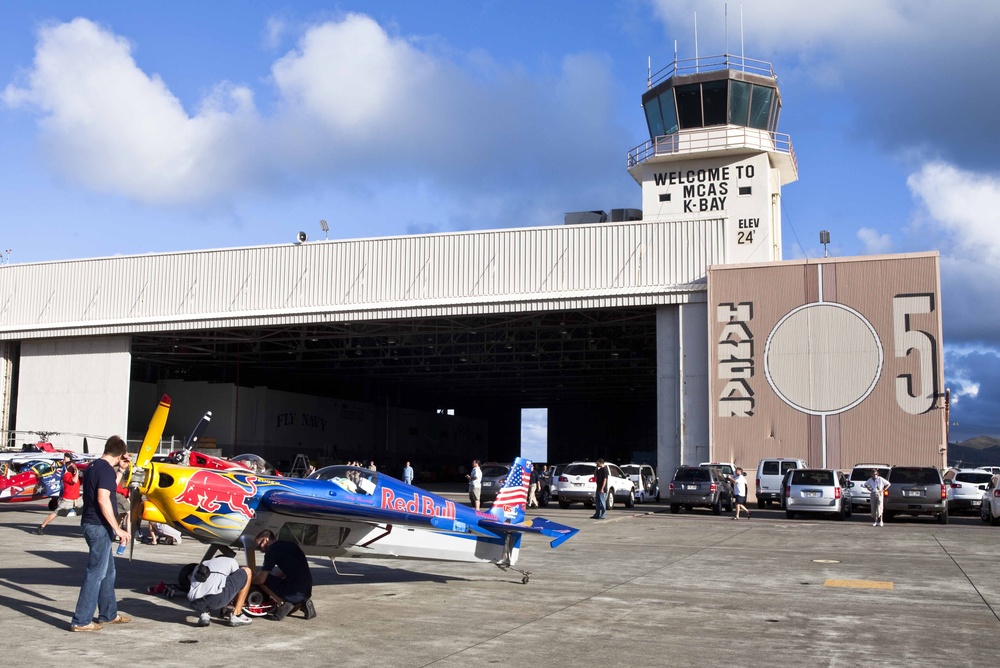 DVIDS Images C5 Delivers Aircraft for Kaneohe Bay Air Show [Image