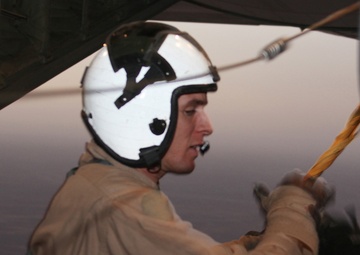 VMGR-352, 1st Recon reunite for aerial insert