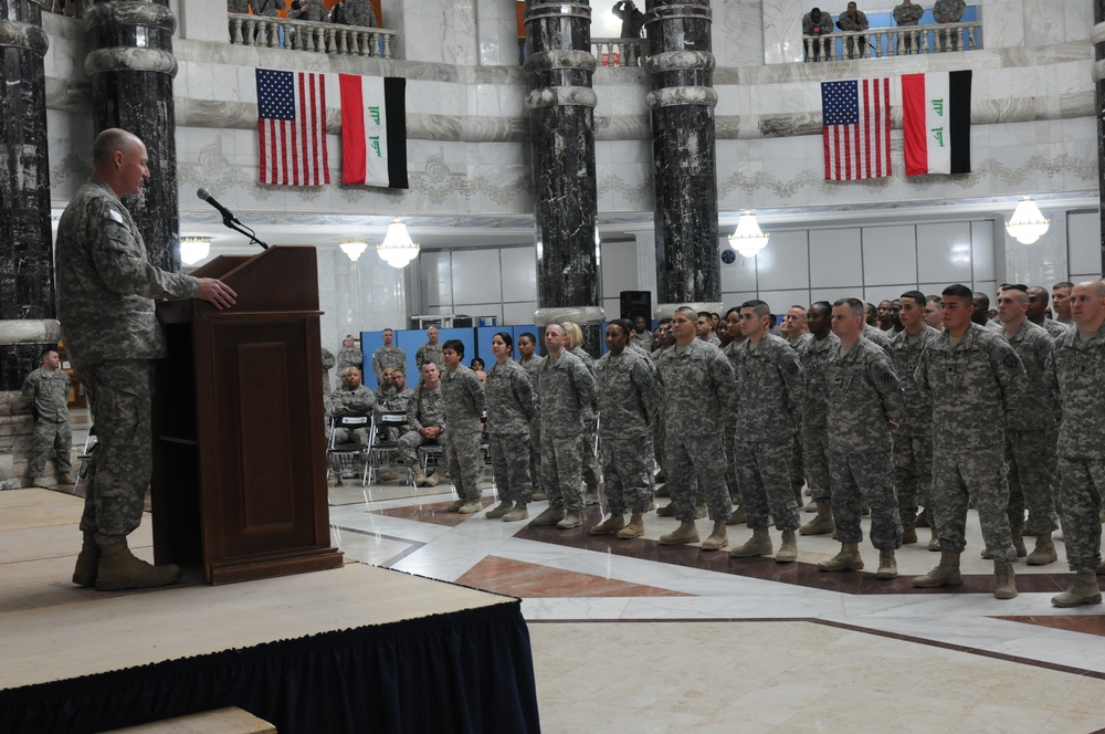 Soldiers re-enlist en masse at Al Faw Palace