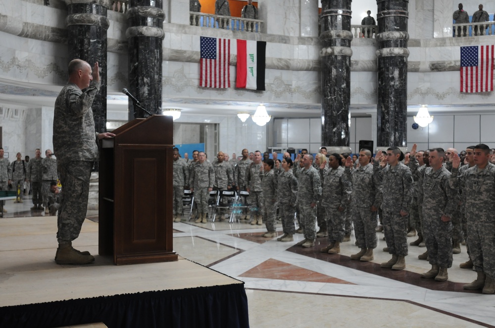 Soldiers re-enlist en masse at Al Faw Palace