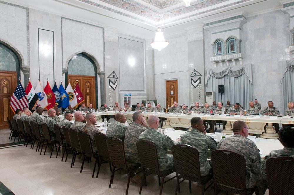 USF-I senior NCOs gather to share information, coordinate efforts