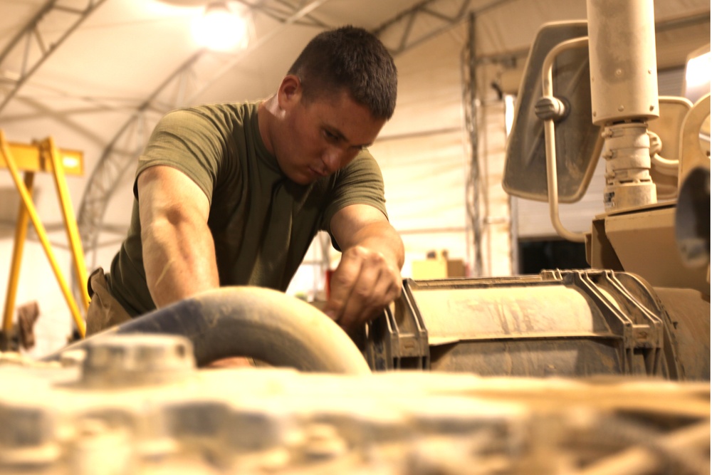 Maintenance Marines Keep Vehicles in the Fight.