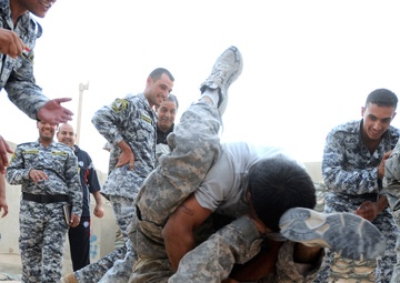 Combatives Improves Fitness, Partnership Between Iraqi National Police, USD-C Soldiers