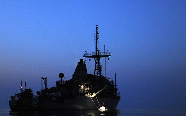 Explosive Ordnance Disposal Mobile Unit 1 trains