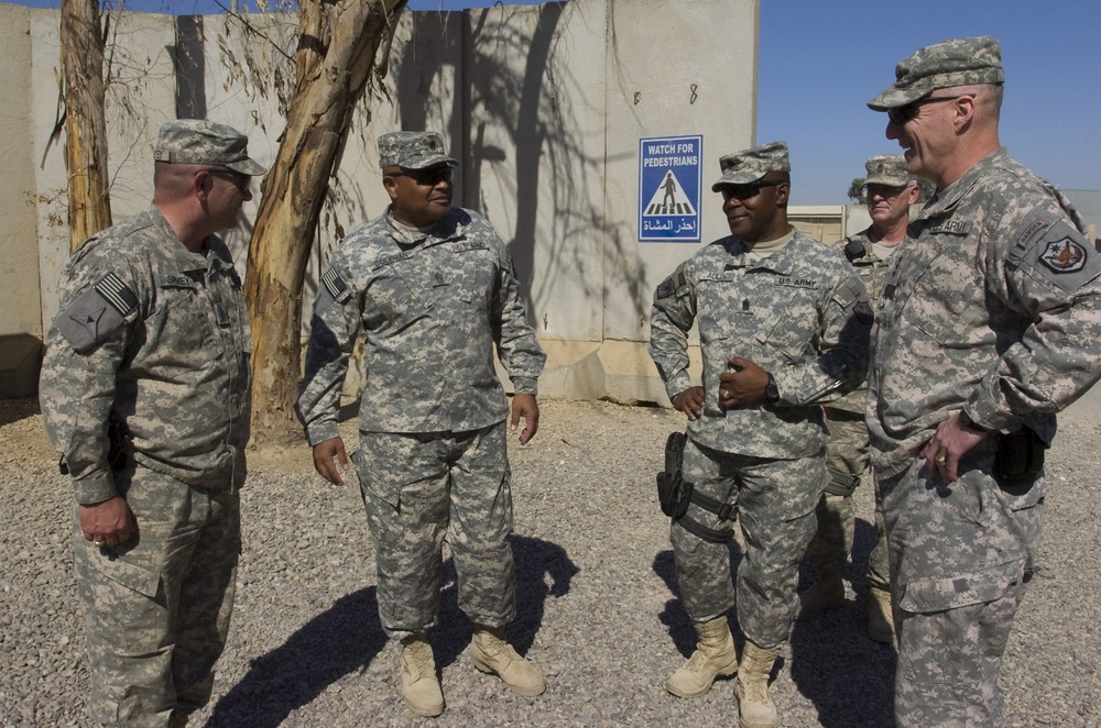 Lt. Gen. Bob Cone visits Camp Cropper